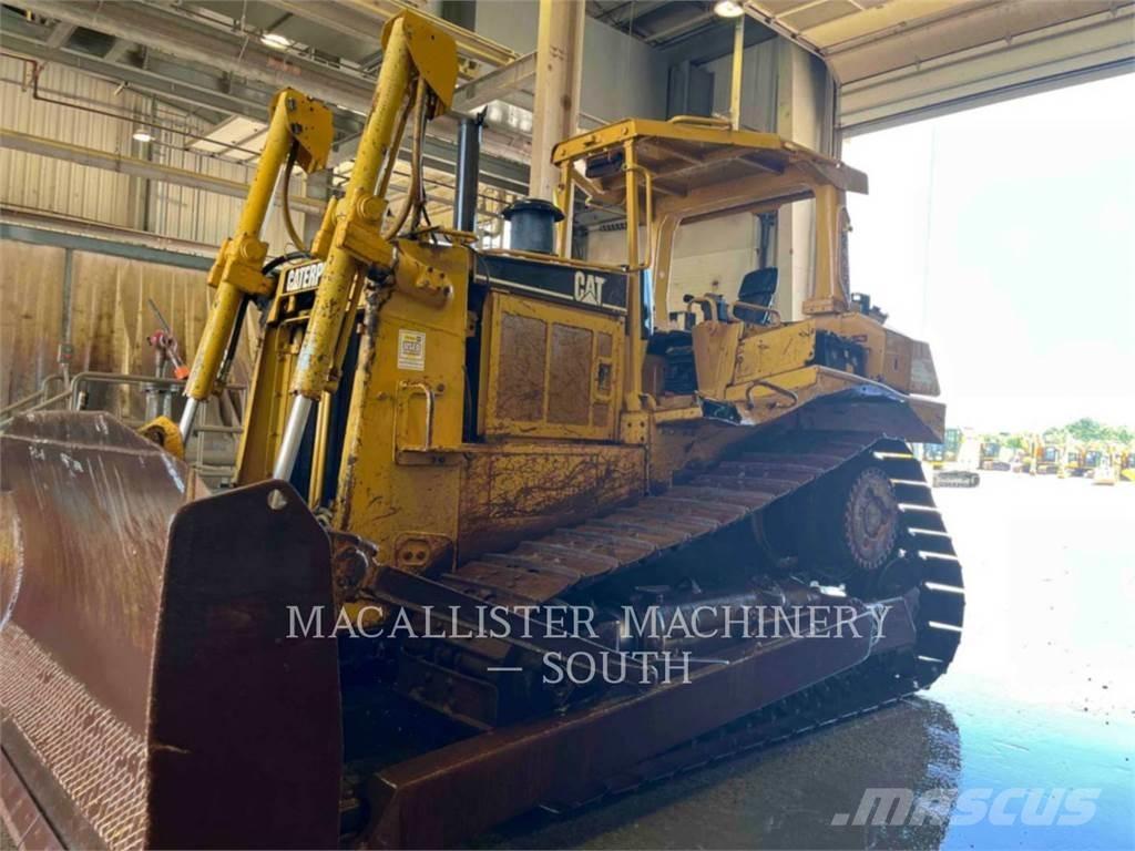 CAT D7R Telaketjupuskutraktorit