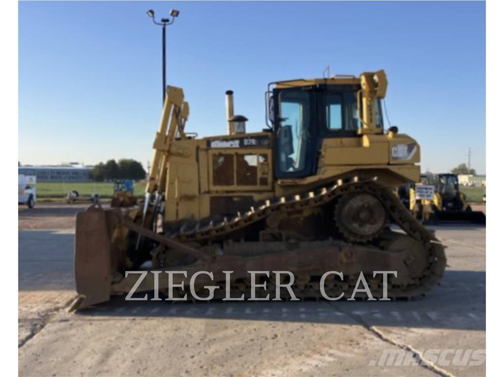 CAT D7R Telaketjupuskutraktorit