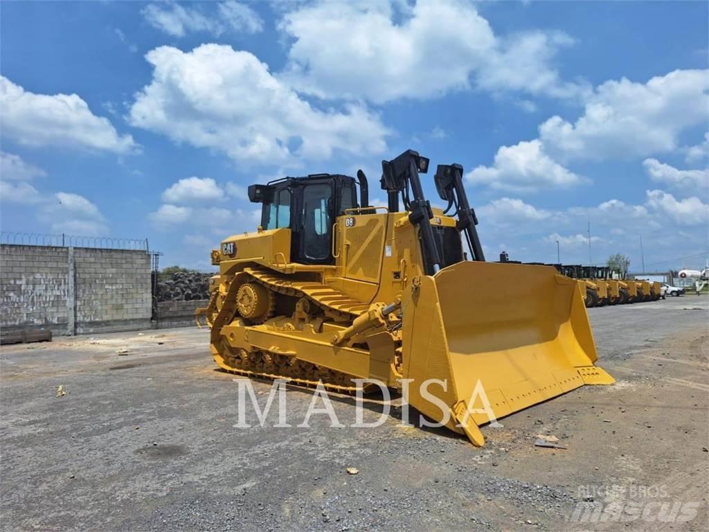 CAT D8 Telaketjupuskutraktorit