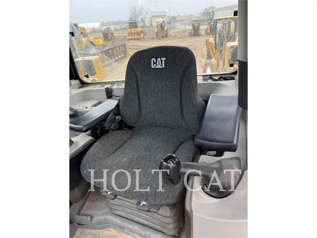 CAT D8 Telaketjupuskutraktorit