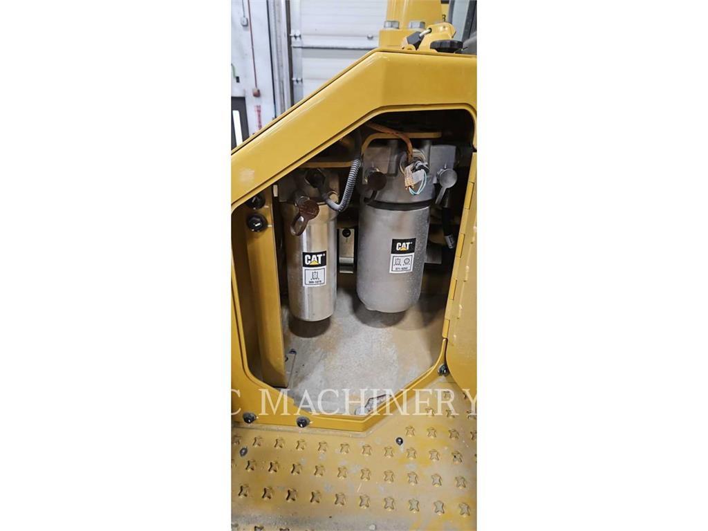 CAT D8 Telaketjupuskutraktorit