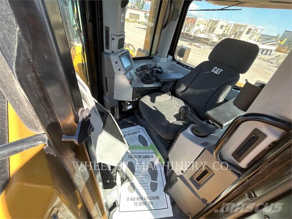 CAT D8 SU Telaketjupuskutraktorit