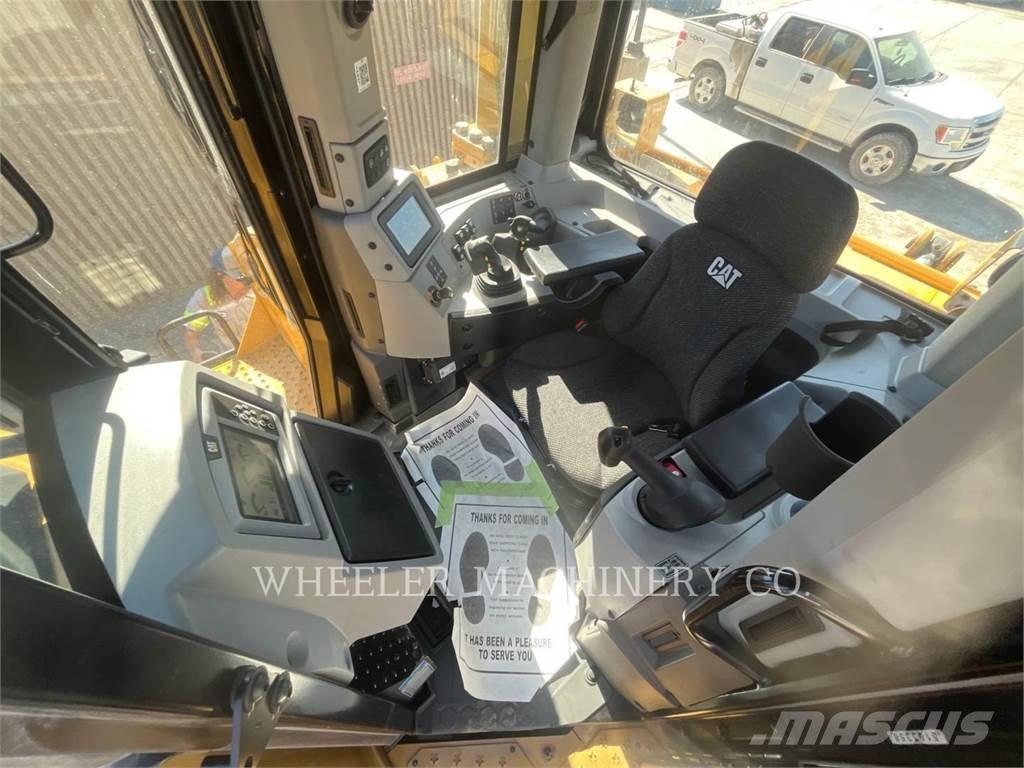 CAT D8 SU Telaketjupuskutraktorit