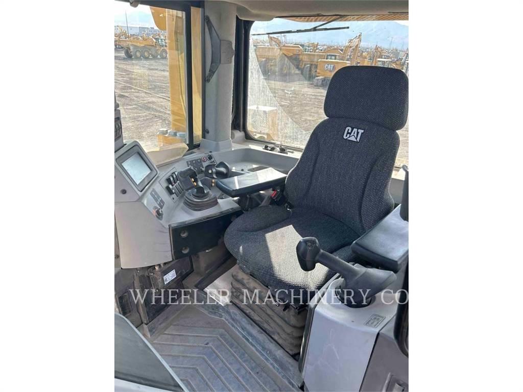 CAT D8 SU Telaketjupuskutraktorit