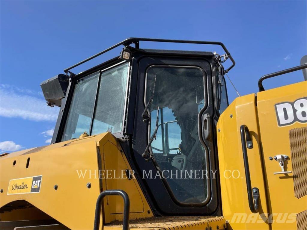 CAT D8 SU Telaketjupuskutraktorit