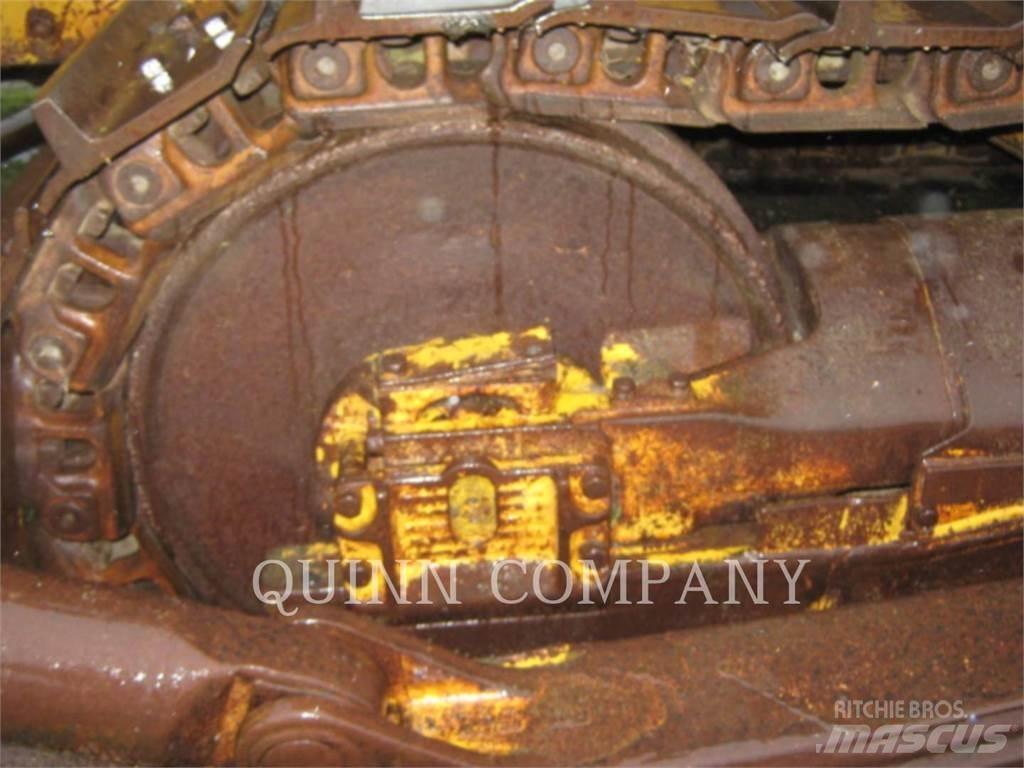 CAT D8H Telaketjupuskutraktorit
