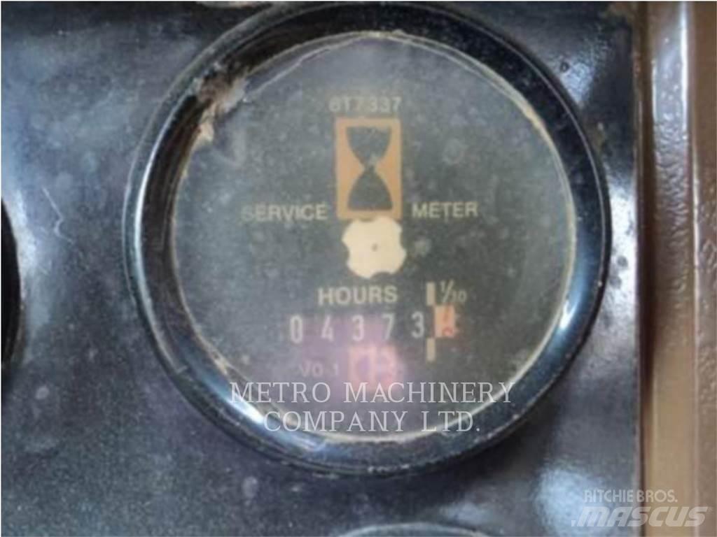 CAT D8L Telaketjupuskutraktorit