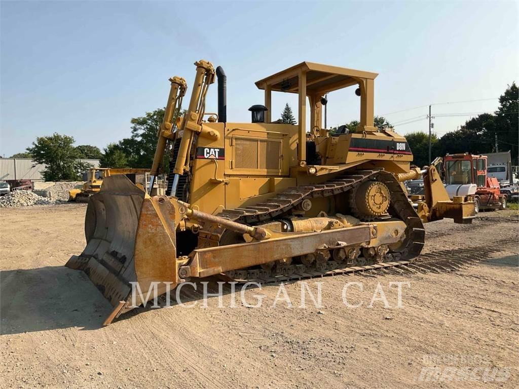 CAT D8N Telaketjupuskutraktorit