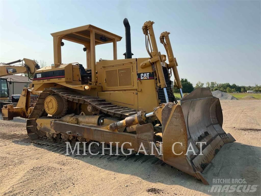 CAT D8N Telaketjupuskutraktorit