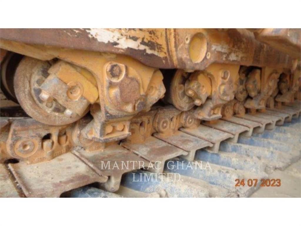 CAT D8R Telaketjupuskutraktorit