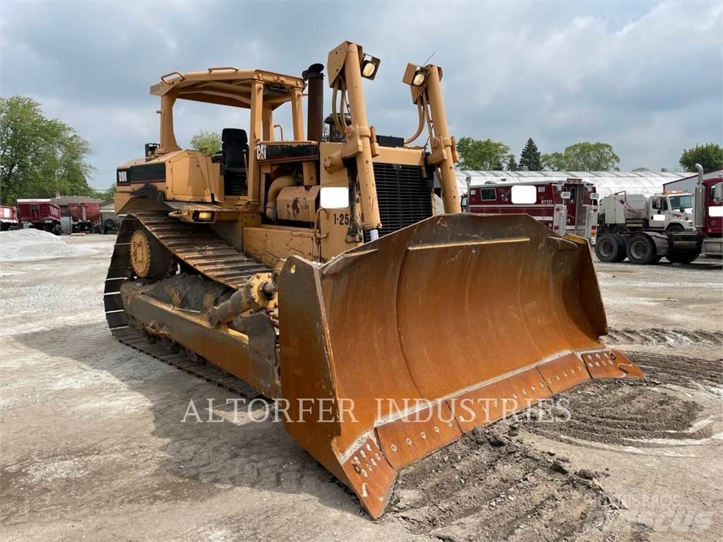 CAT D8R Telaketjupuskutraktorit