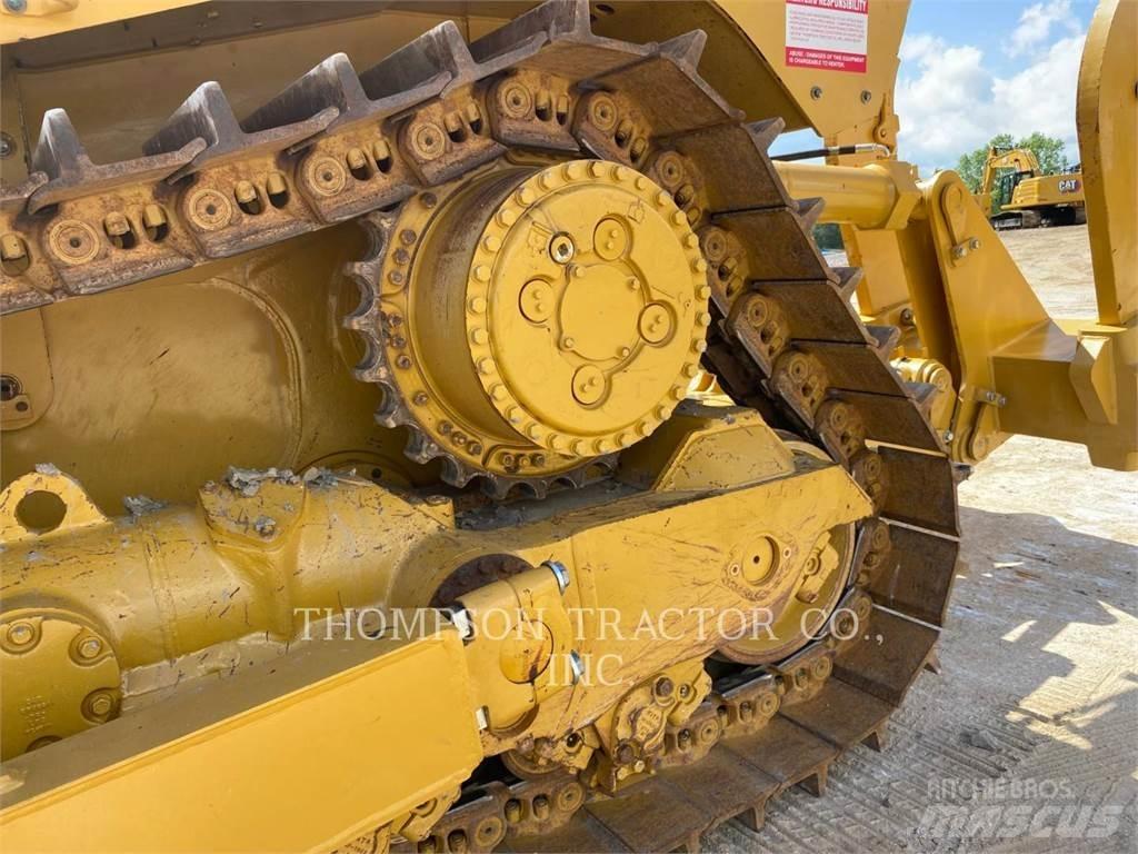 CAT D8T Telaketjupuskutraktorit