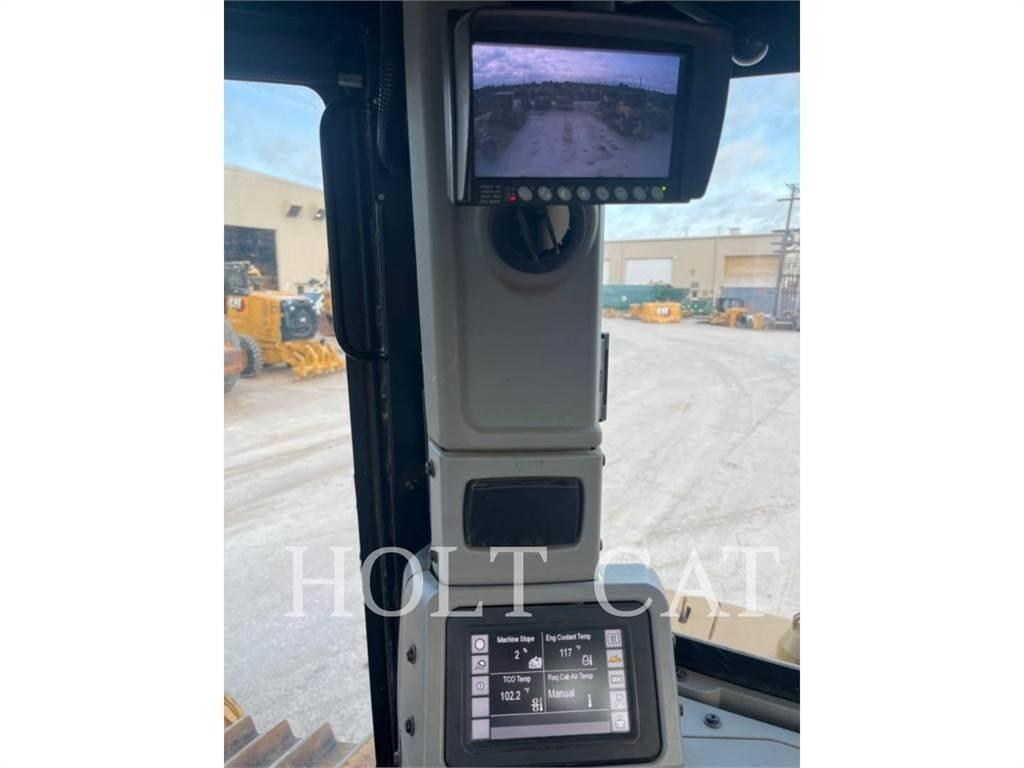 CAT D8T Telaketjupuskutraktorit