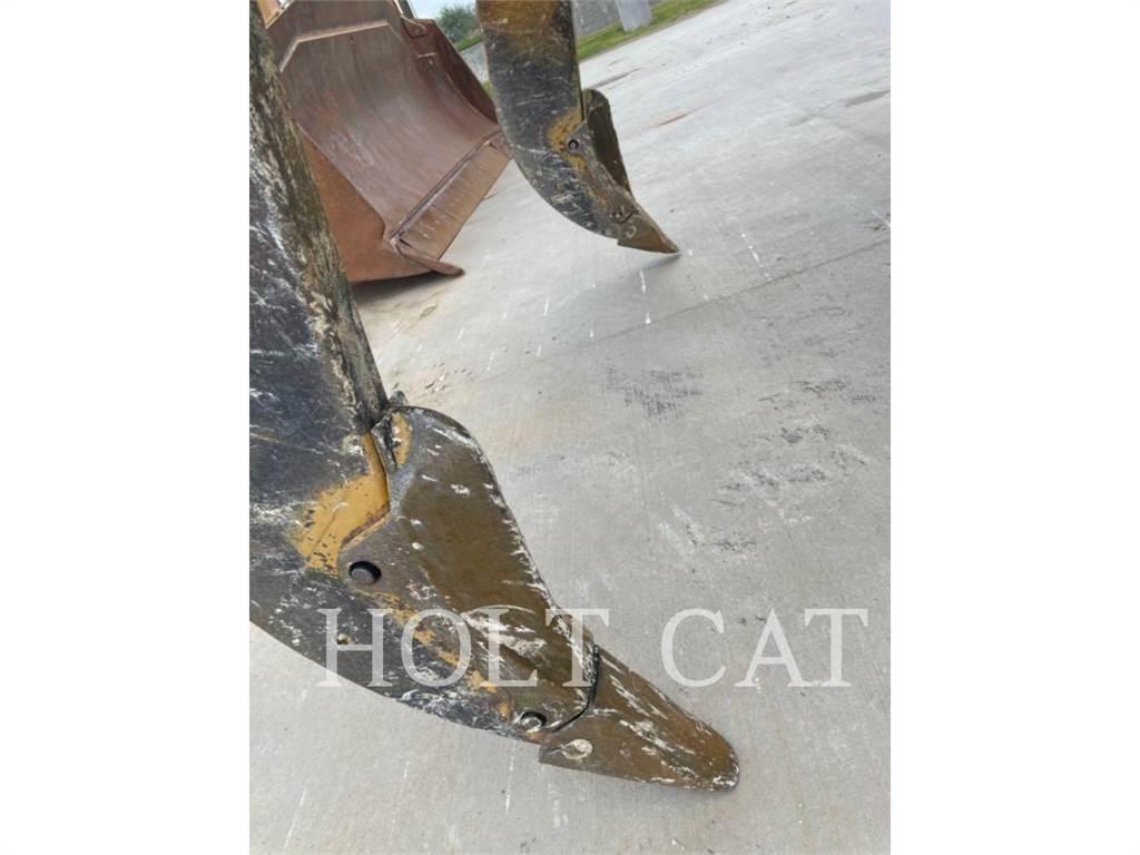 CAT D8T Telaketjupuskutraktorit