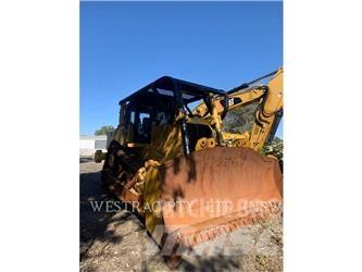 CAT D8T Telaketjupuskutraktorit