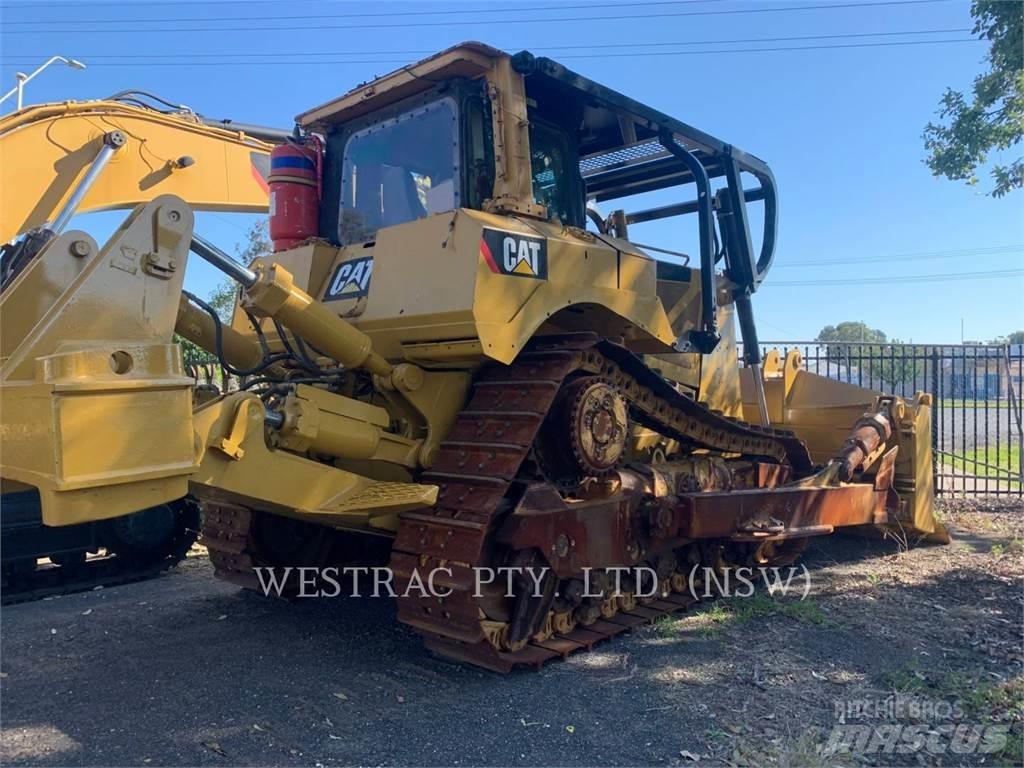CAT D8T Telaketjupuskutraktorit