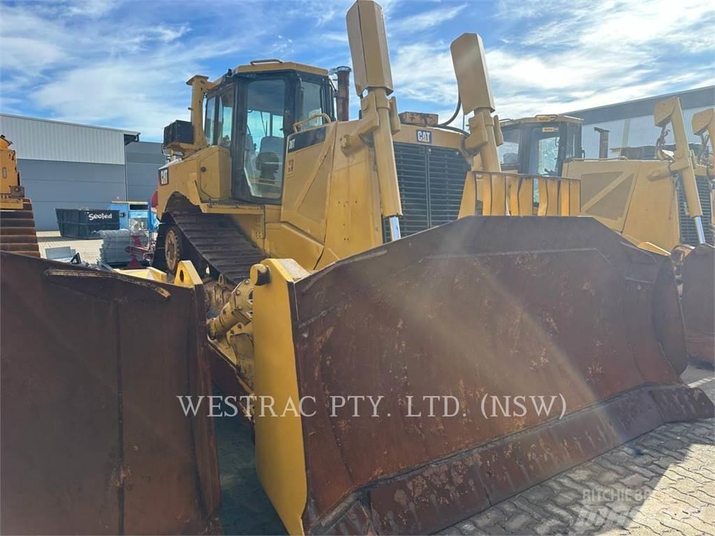 CAT D8T Telaketjupuskutraktorit