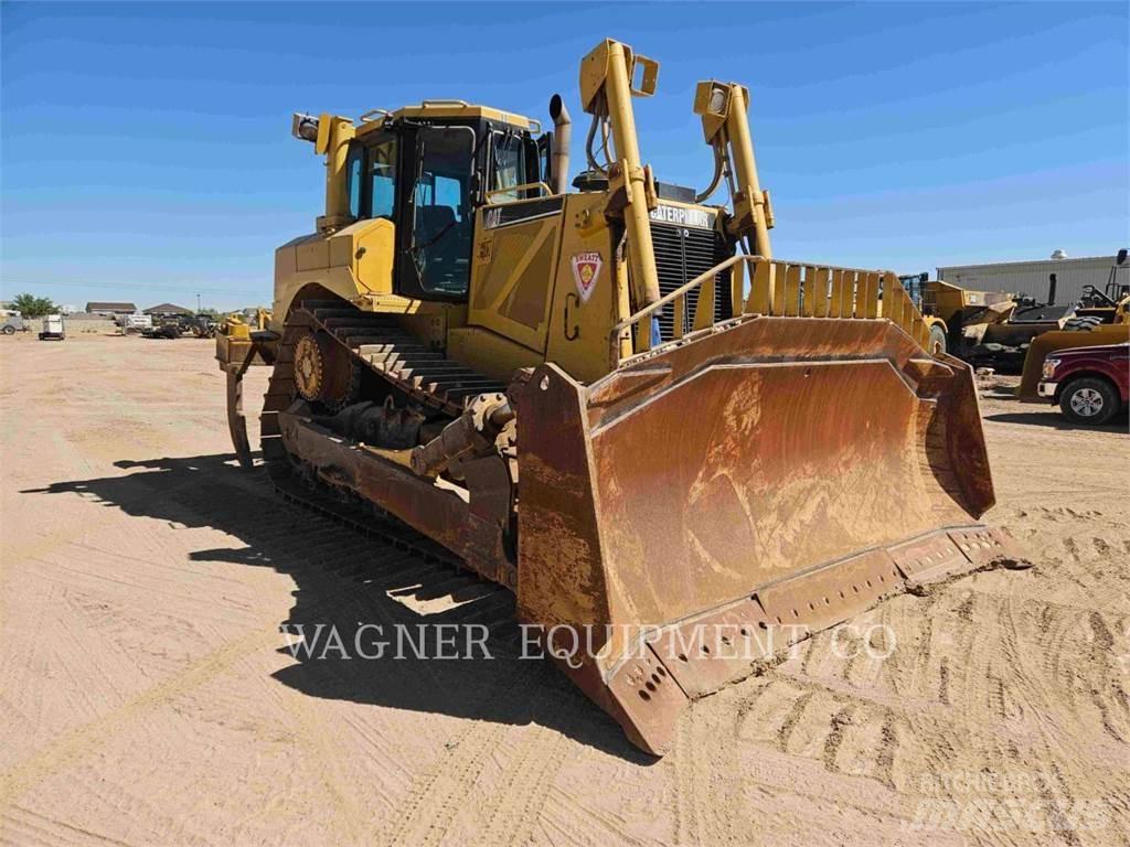 CAT D8T Telaketjupuskutraktorit