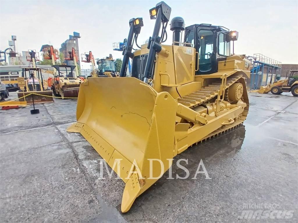 CAT D8T Telaketjupuskutraktorit