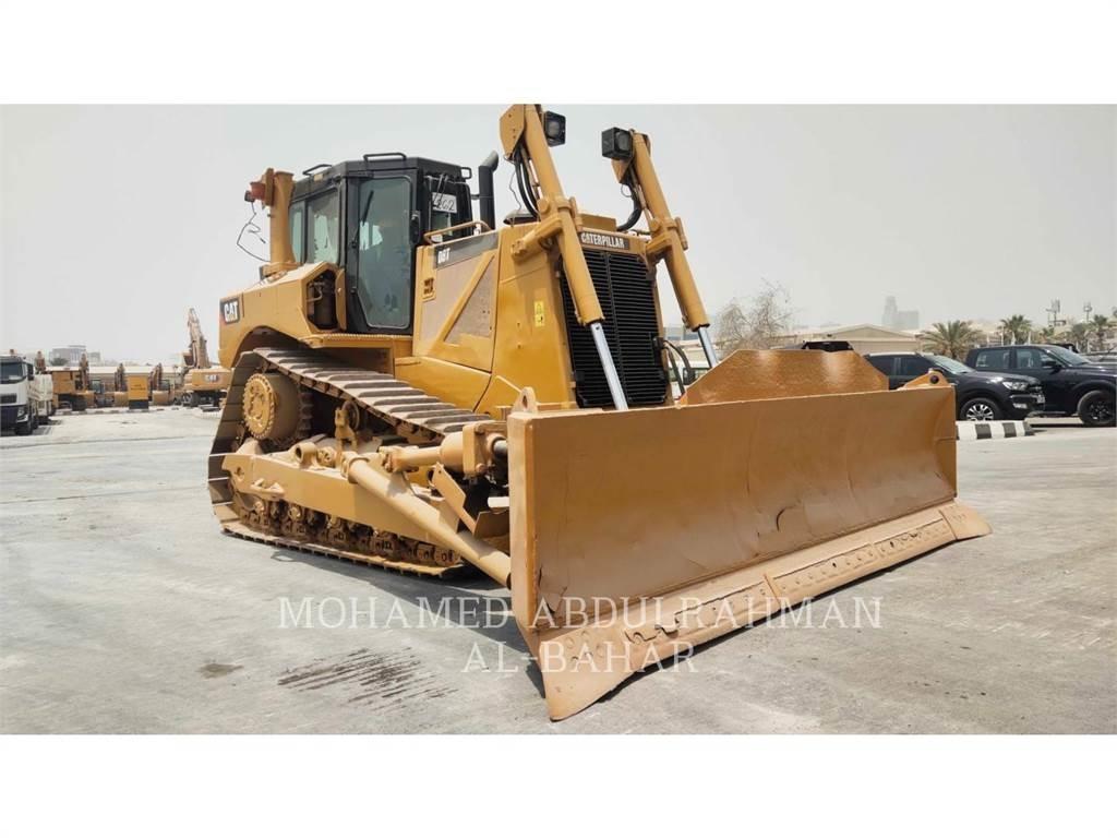 CAT D8T Telaketjupuskutraktorit