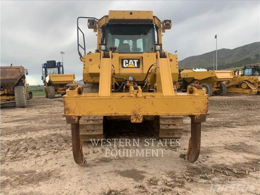 CAT D8T Telaketjupuskutraktorit