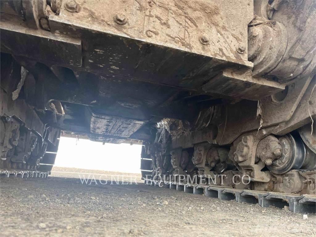 CAT D8T Telaketjupuskutraktorit