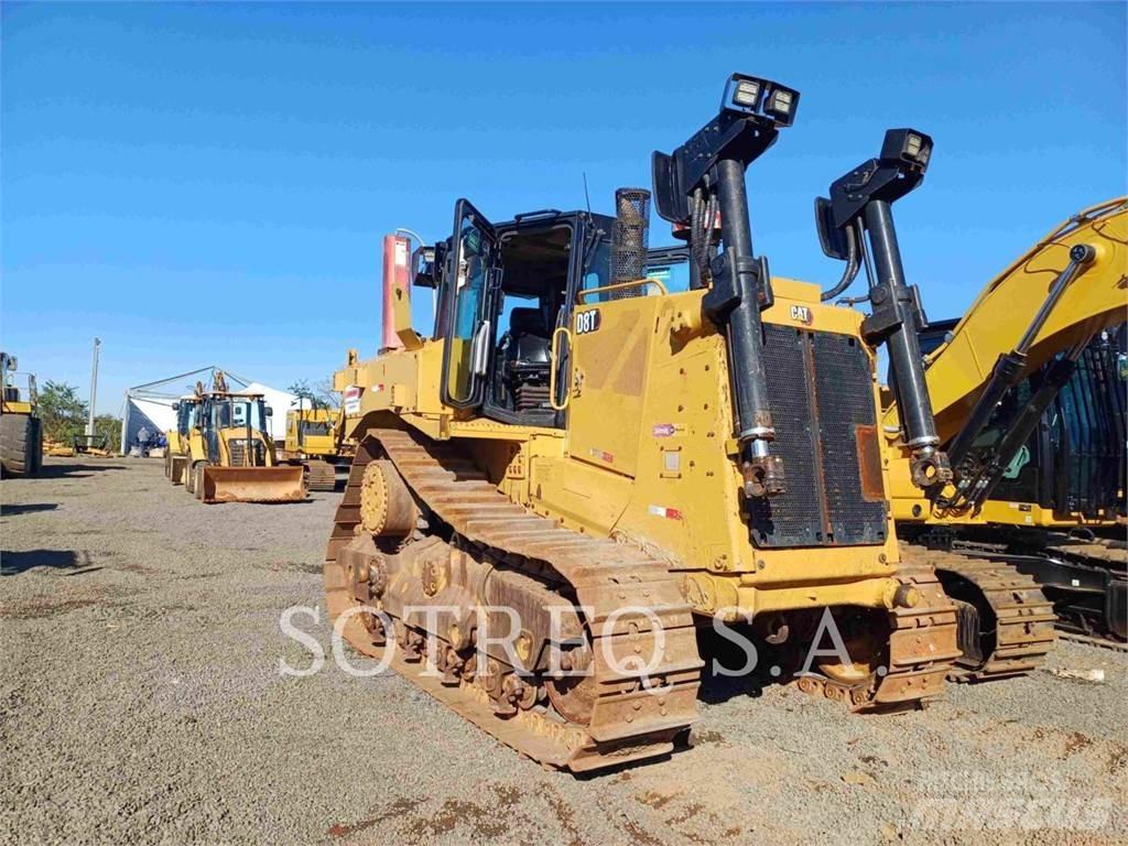 CAT D8T Telaketjupuskutraktorit