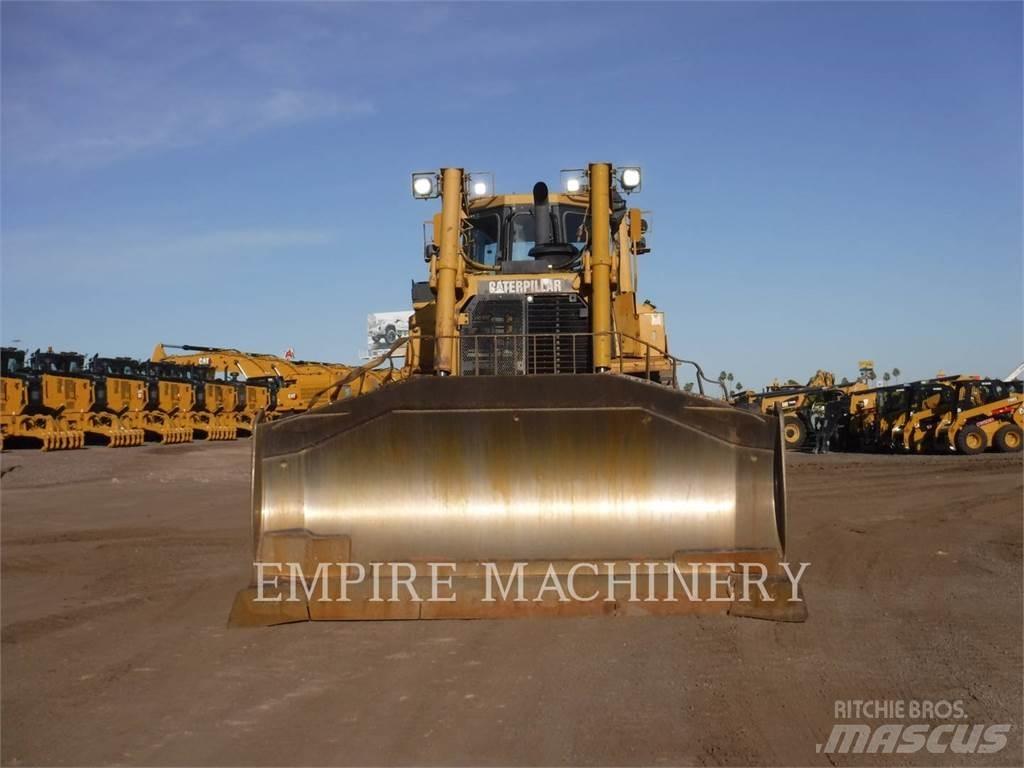 CAT D8T Telaketjupuskutraktorit