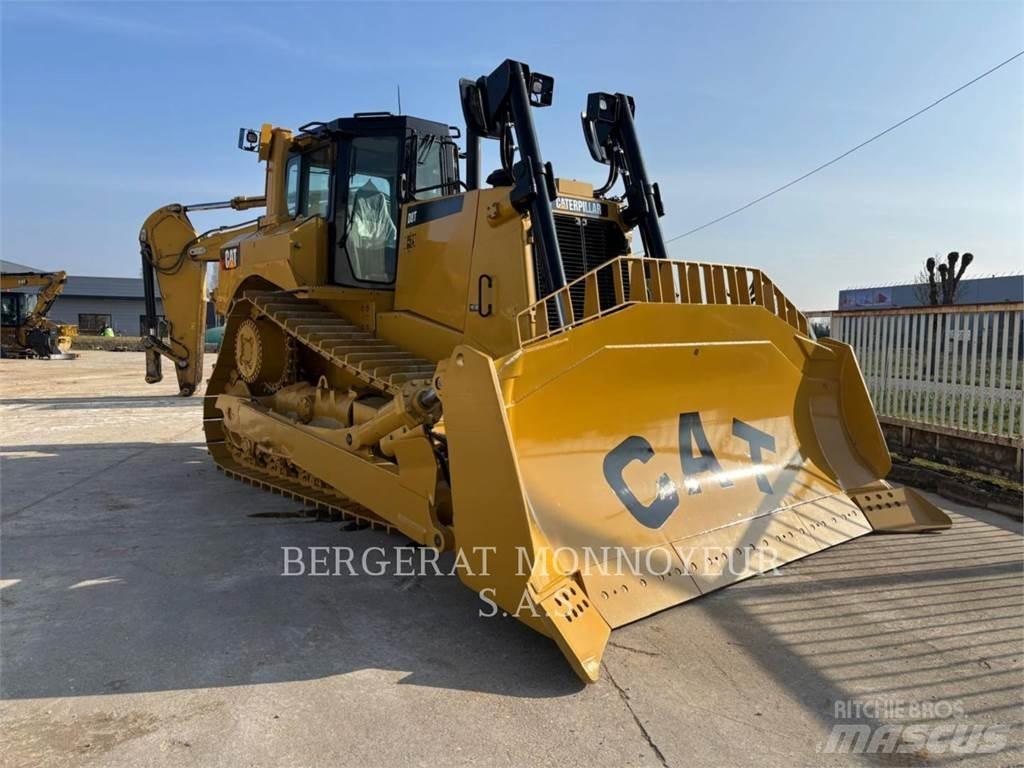 CAT D8T Telaketjupuskutraktorit