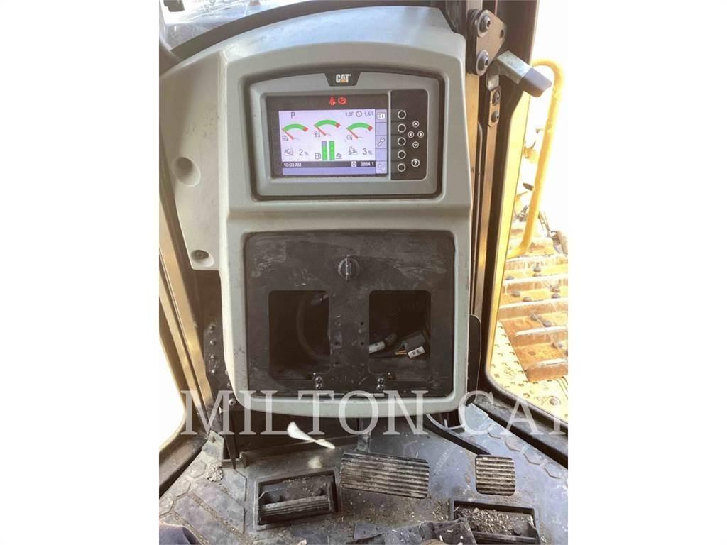 CAT D8T Telaketjupuskutraktorit