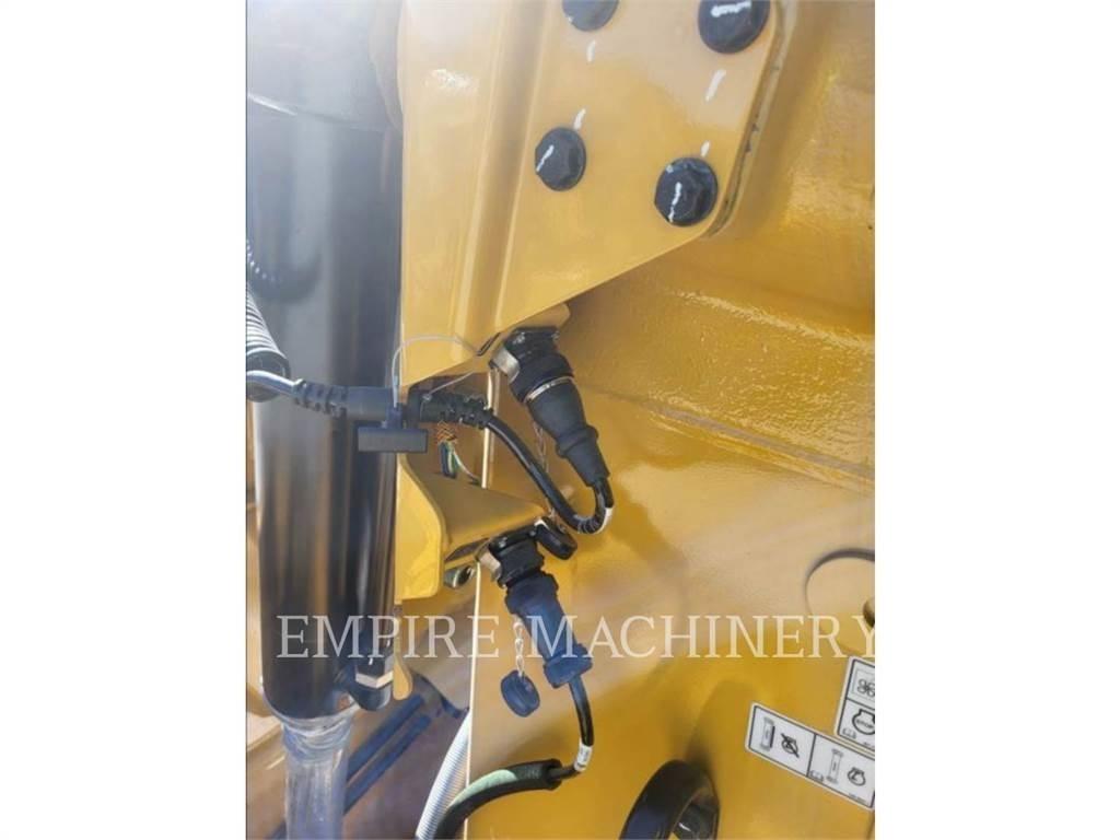 CAT D8T Telaketjupuskutraktorit