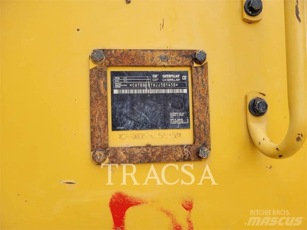 CAT D8T Telaketjupuskutraktorit