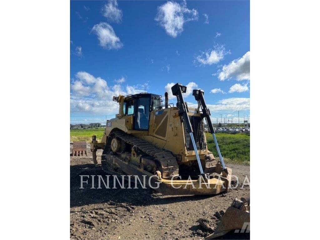 CAT D8T Telaketjupuskutraktorit