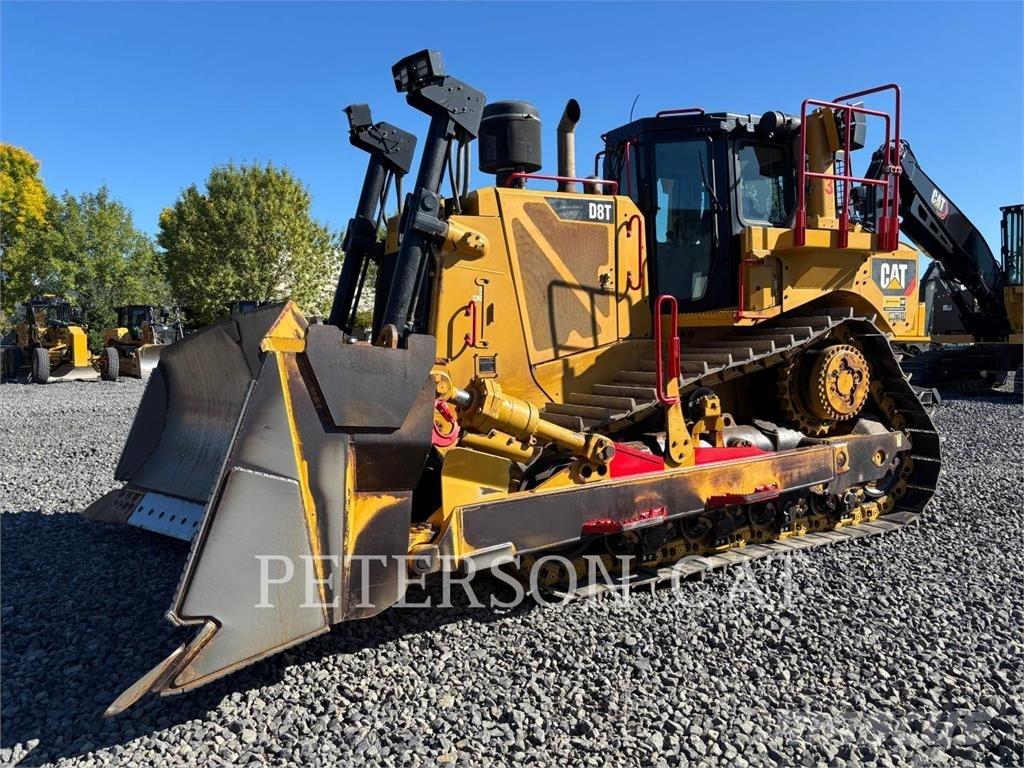 CAT D8T Telaketjupuskutraktorit