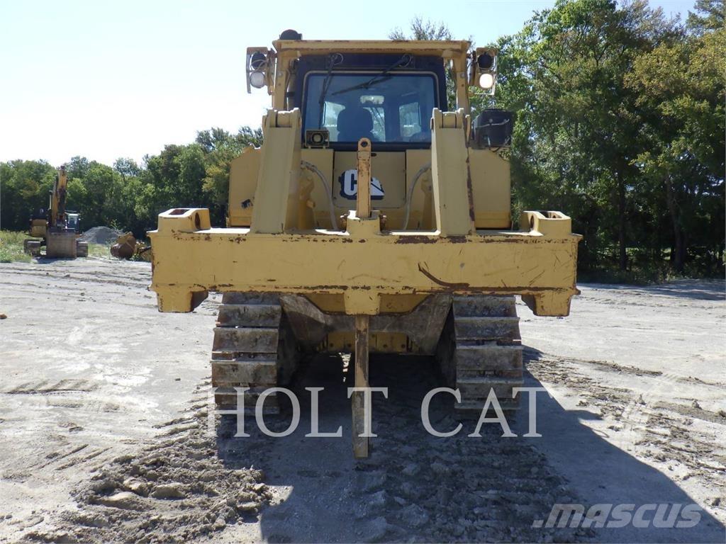 CAT D8T Telaketjupuskutraktorit