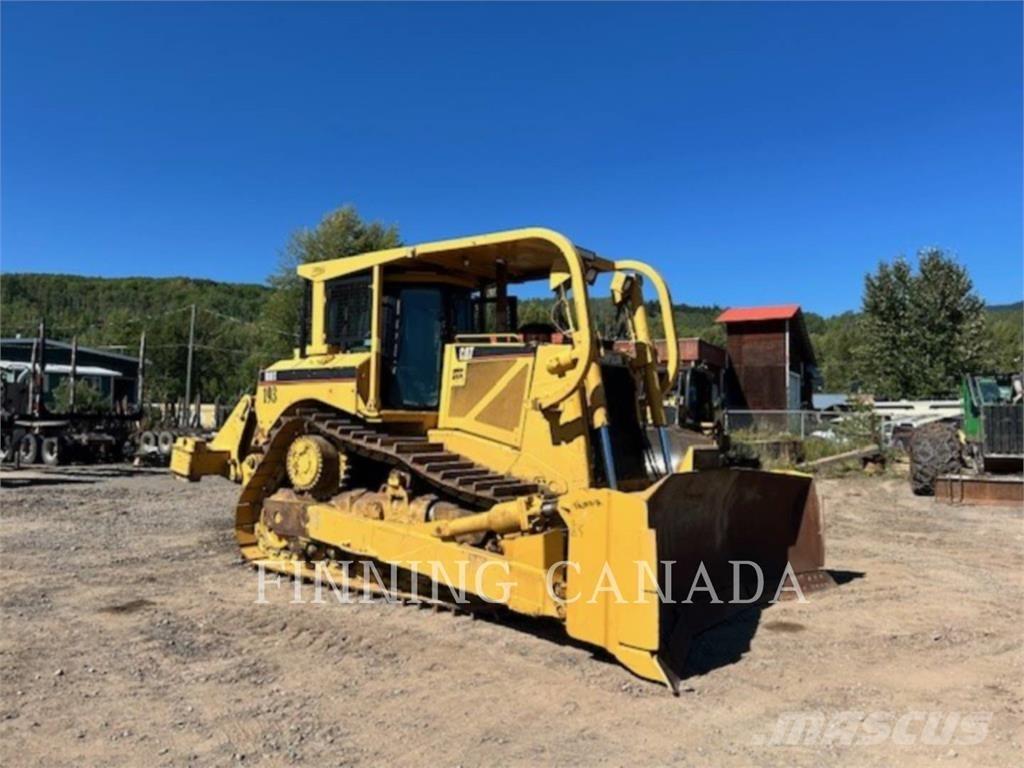 CAT D8T Telaketjupuskutraktorit