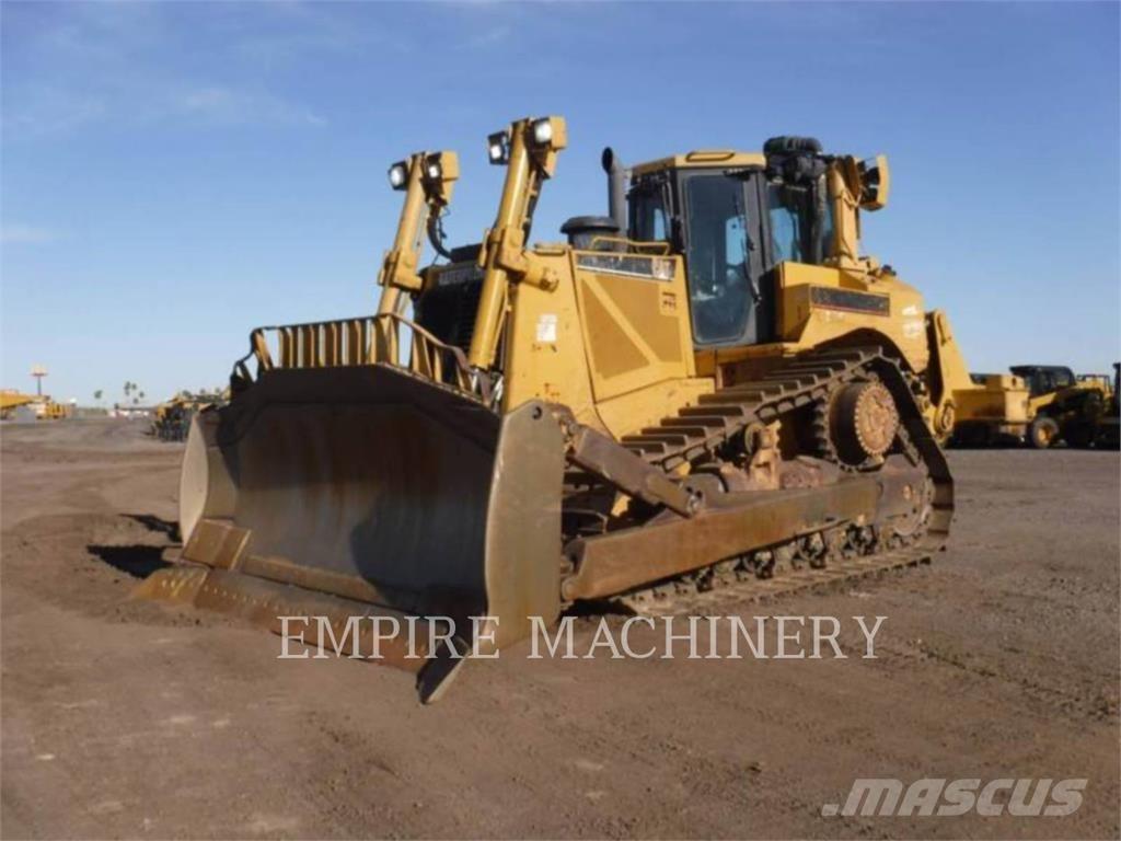 CAT D8T Telaketjupuskutraktorit