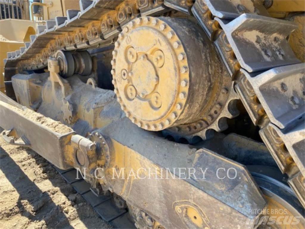 CAT D8T Telaketjupuskutraktorit