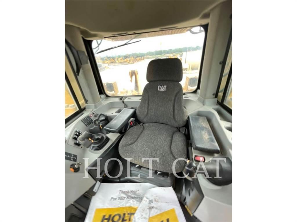 CAT D8T Telaketjupuskutraktorit