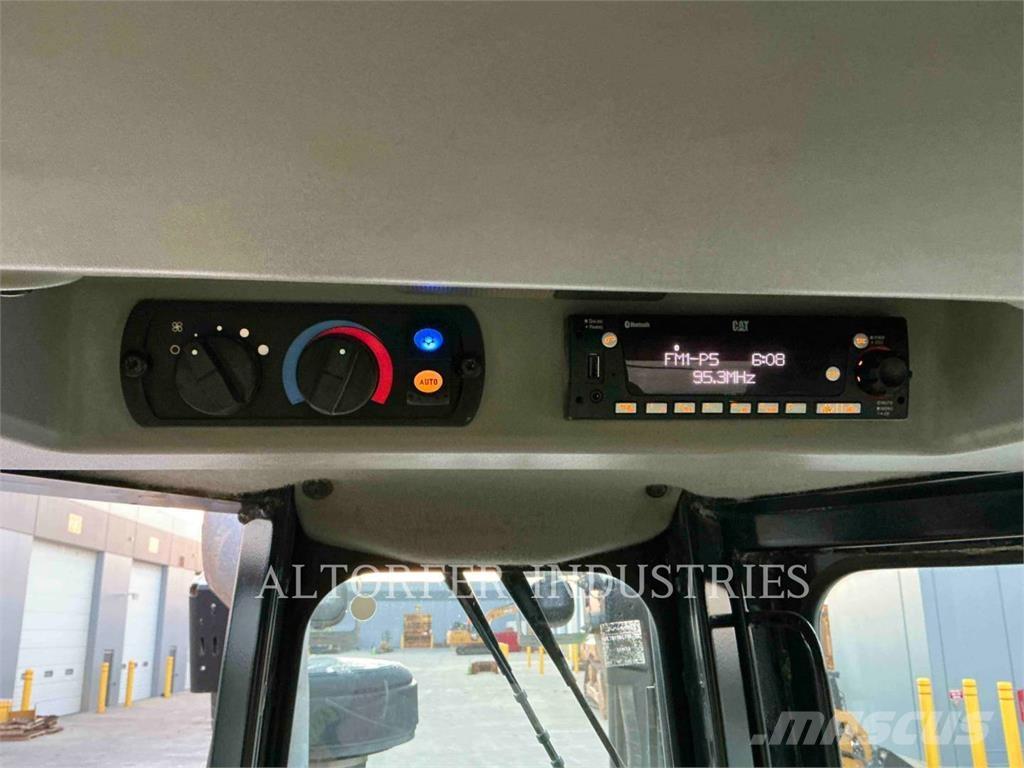 CAT D8T Telaketjupuskutraktorit