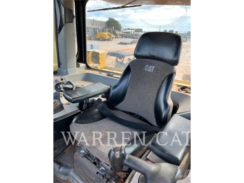 CAT D8T 4XLARO Telaketjupuskutraktorit