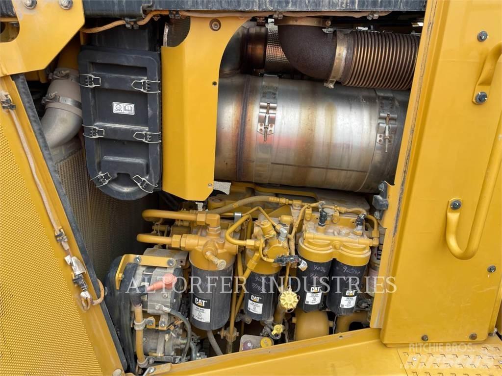 CAT D8T W Telaketjupuskutraktorit