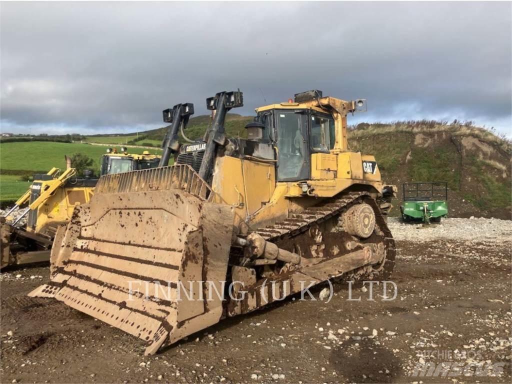 CAT D9 Telaketjupuskutraktorit