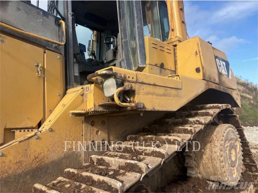CAT D9 Telaketjupuskutraktorit