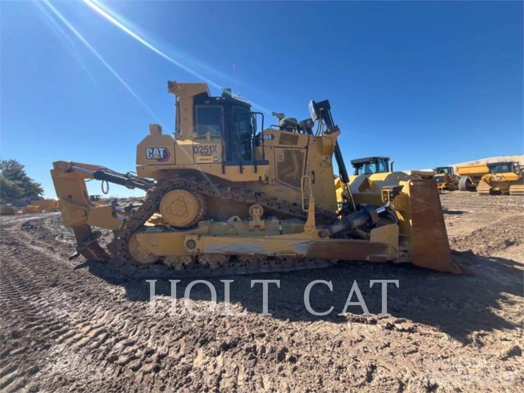 CAT D9 Telaketjupuskutraktorit