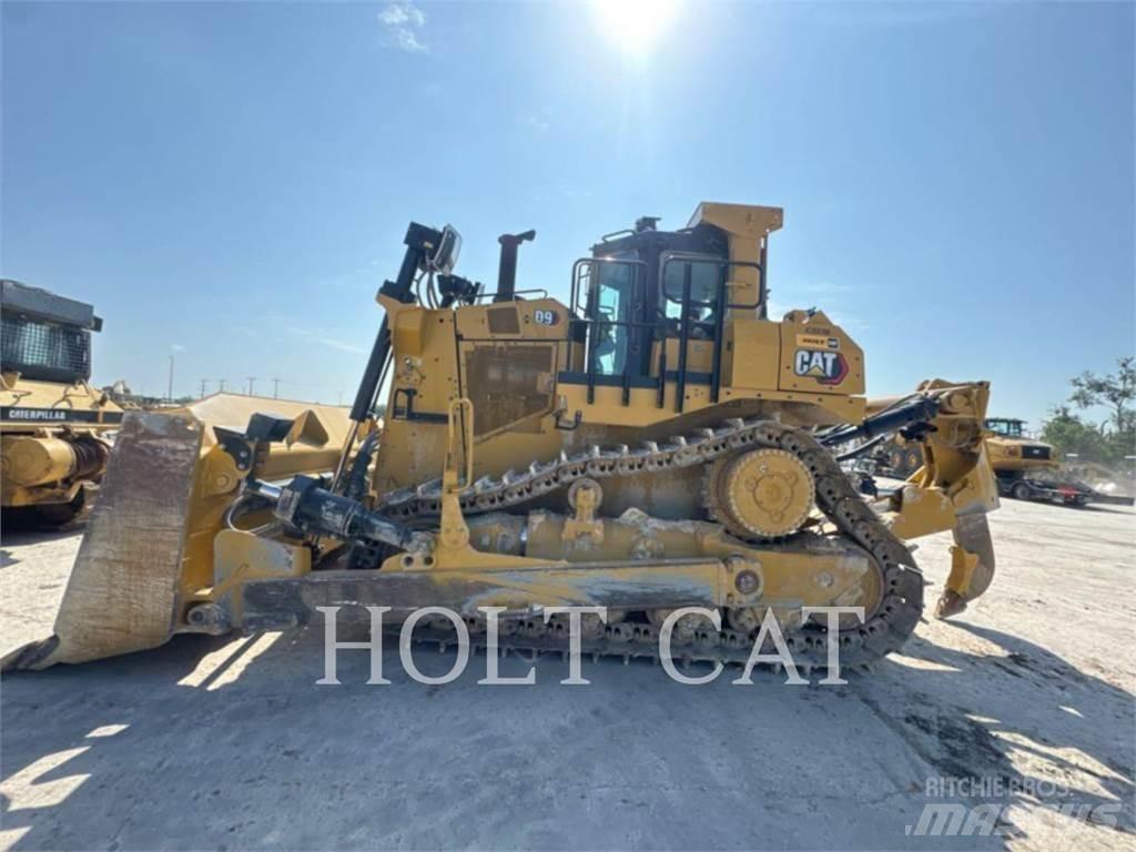 CAT D9 Telaketjupuskutraktorit