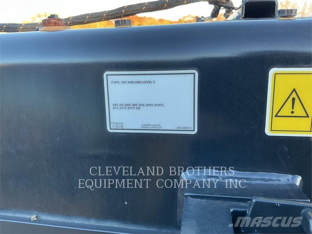 CAT D9 Telaketjupuskutraktorit