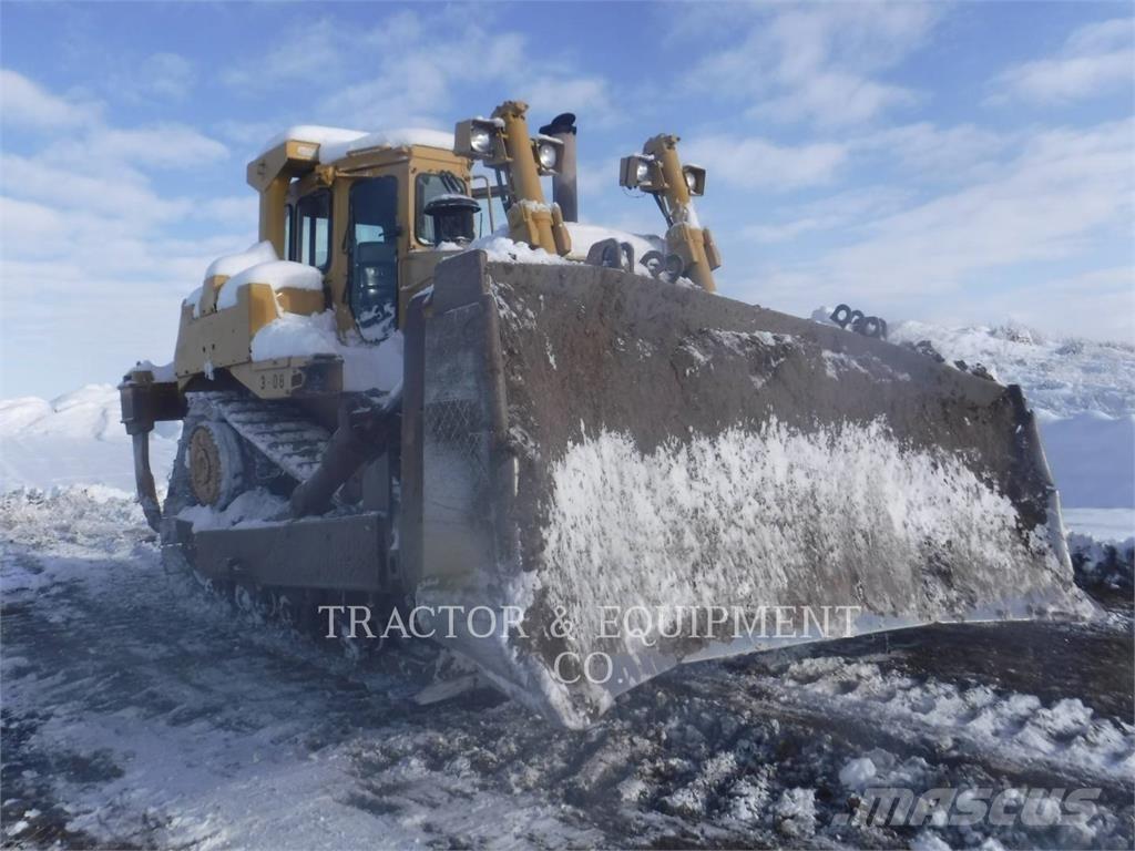 CAT D9N Telaketjupuskutraktorit