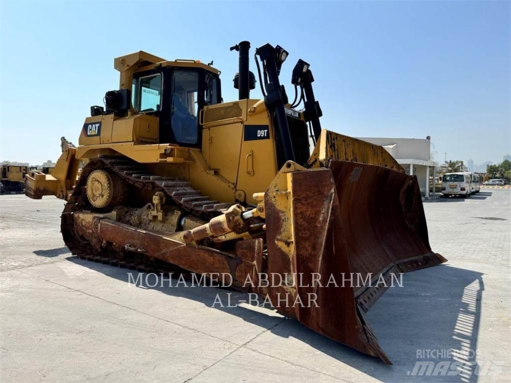 CAT D9T Telaketjupuskutraktorit