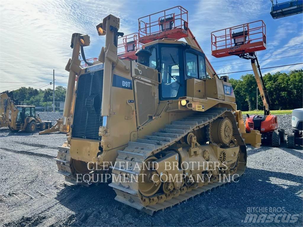 CAT D9T Telaketjupuskutraktorit